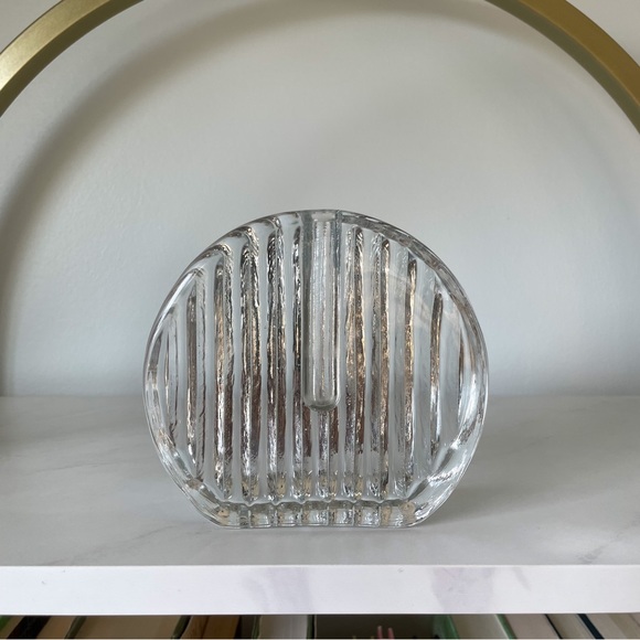 Ice Block Ribbed Flat and Round Glass Bud Vase - Picture 3 of 10